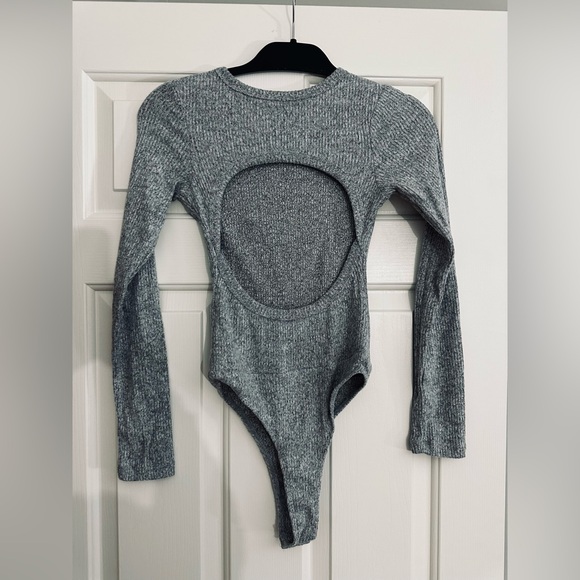 Lulu's Everyday Babe Heather Grey Ribbed Long Sleeve Cutout Bodysuit - Picture 6 of 8